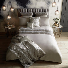 Load image into Gallery viewer, Kylie Skyla Duvet Cover
